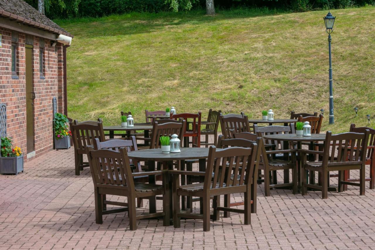 Stratford Manor Hotel Bagian luar foto